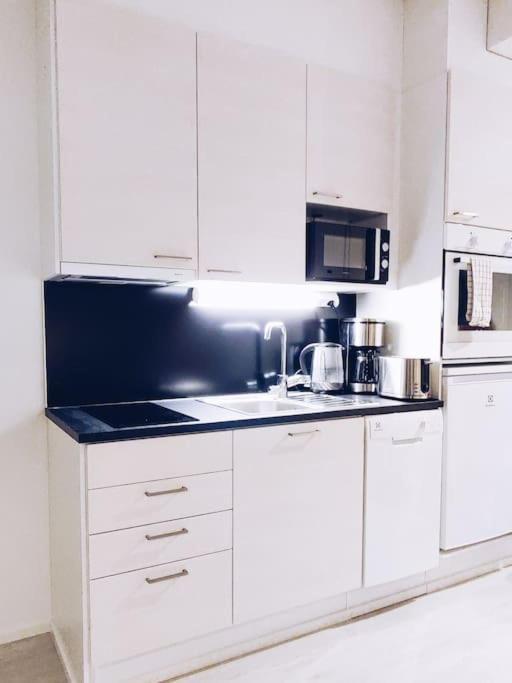 New Studio Cherry Near Helsinki Airport In Kivistoe Vantaa Luaran gambar